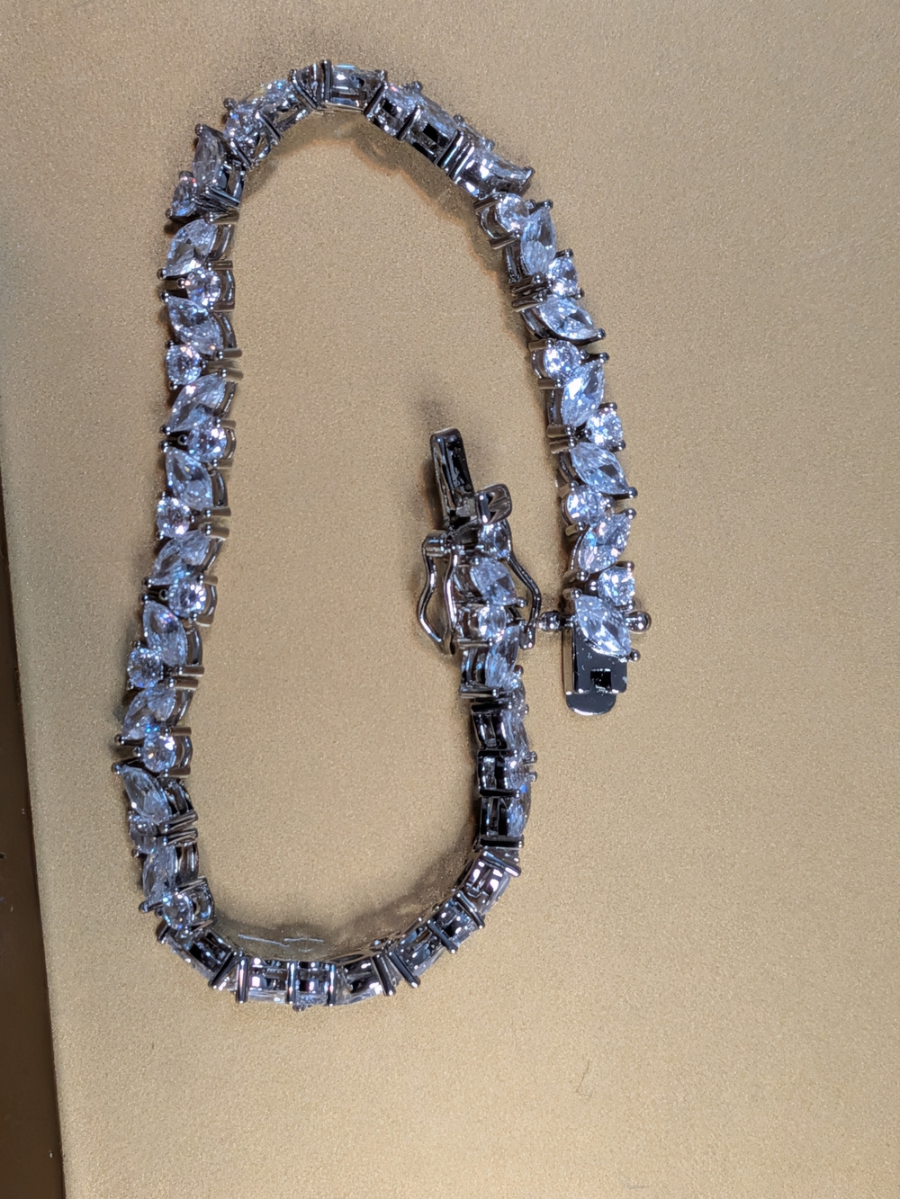 925 Sterling Silver White Crystal Tennis Bracelet - Elegant Sparkle